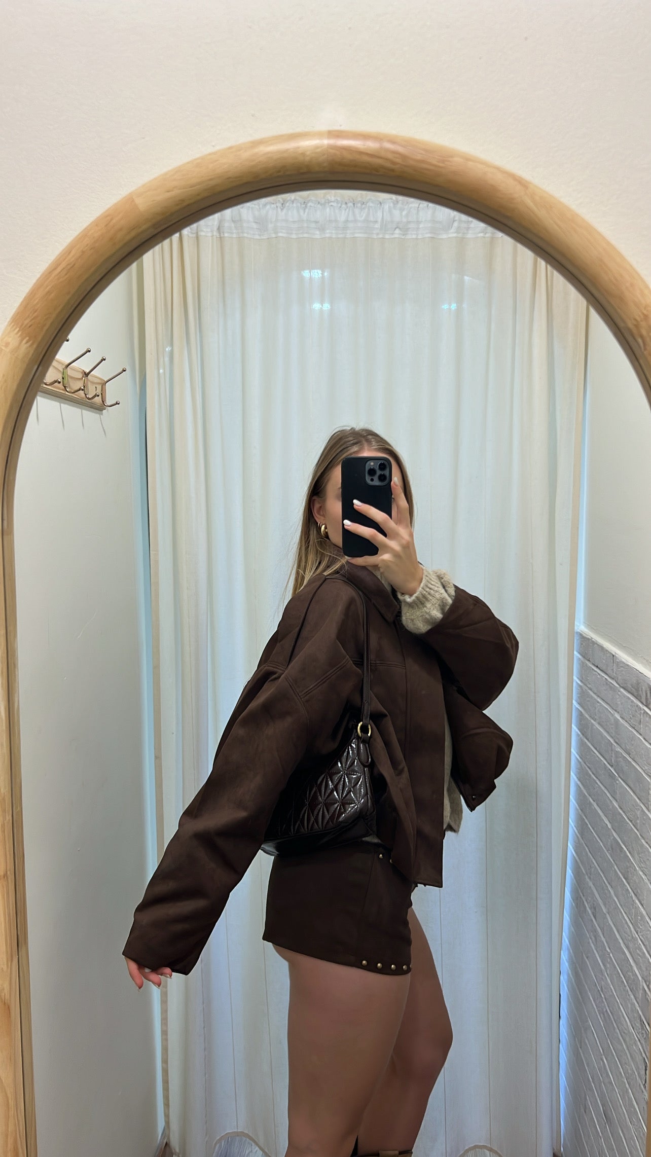 Pantaloncino in camoscio con borchie